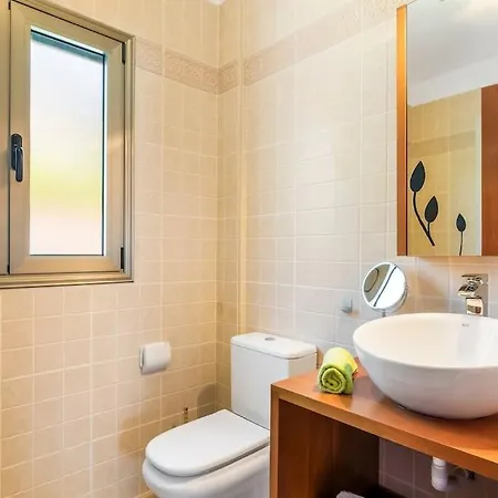 Torviscas Sunset & Jacuzzi Villa *