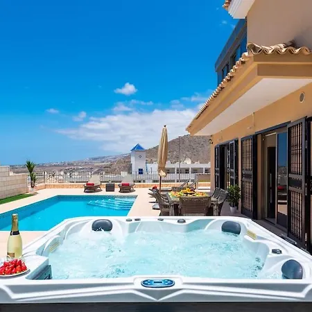 Torviscas Sunset & Jacuzzi Villa