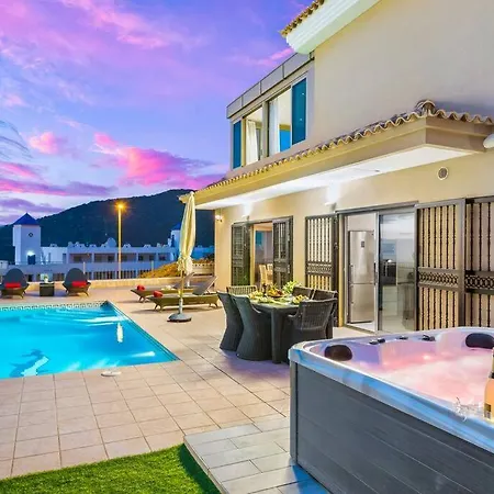 Torviscas Sunset & Jacuzzi Villa
