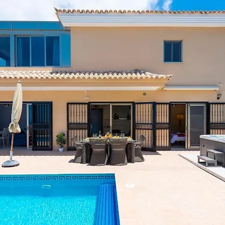 Torviscas Sunset & Jacuzzi Villa