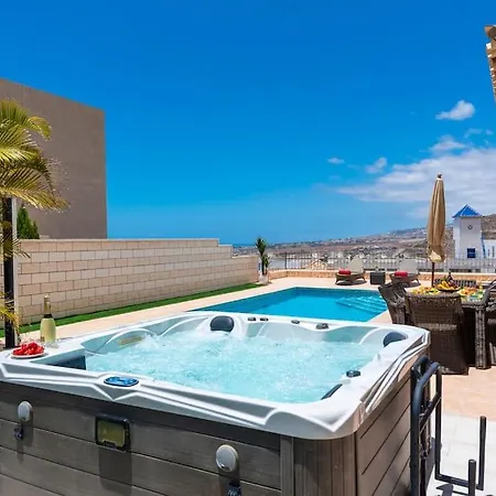 Torviscas Sunset & Jacuzzi Villa